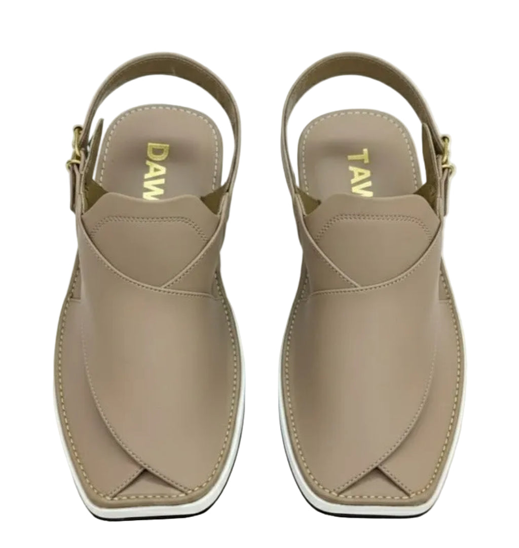 Handmade Dawal beige leather sandal traditional Pakistani men footwear close view
